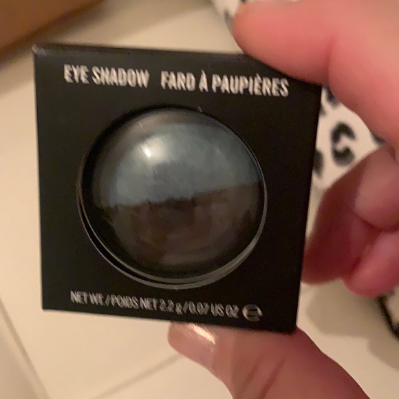 MAC eyeshadow “Heaven and Earth” (new and unused) - Picture 1 of 5
